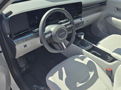 Used 2024 Hyundai Kona SEL FWD image 11