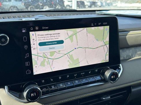 Used 2025 Chevrolet Colorado ZR2 w/ Midnight Edition image 19