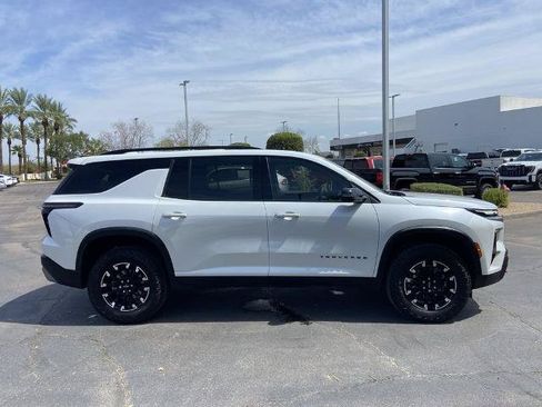 Used 2024 Chevrolet Traverse Z71 w/ LPO, Floor Liner Package AWD/4WD image 2