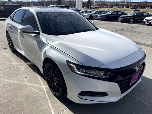 Used 2020 Honda Accord EX image 4