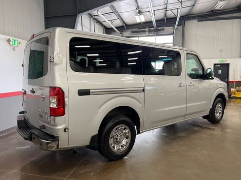Used 2017 Nissan NV 3500 SV RWD image 95