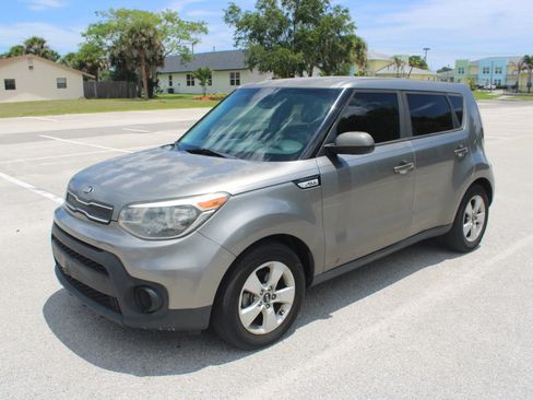 Used 2017 Kia Soul FWD image 4