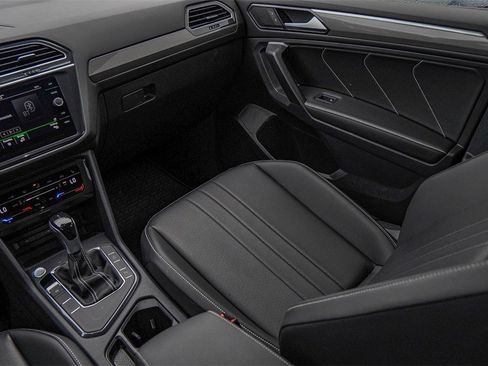 New 2024 Volkswagen Tiguan SE R-Line image 24