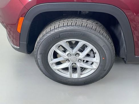 New 2025 Jeep Grand Cherokee L Laredo image 31
