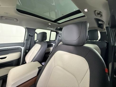 Used 2024 Land Rover Defender 110 X-Dynamic SE image 5