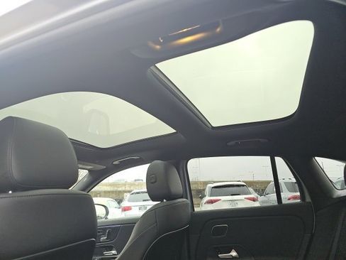 Certified 2025 Mercedes-Benz GLA 250 4MATIC image 15