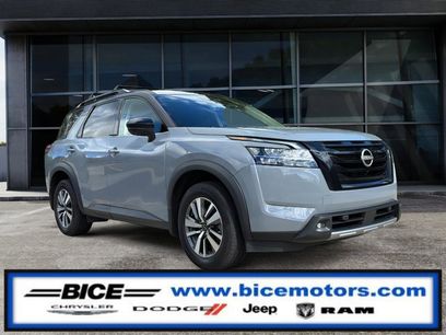 Used 2023 Nissan Pathfinder SL w/ Lighting Package (N92)