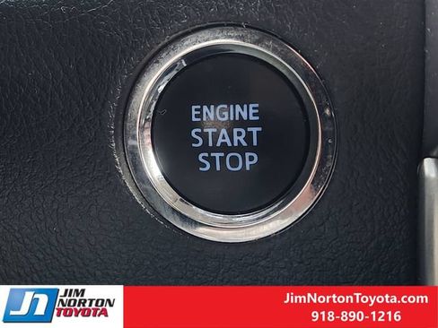 Used 2024 Toyota 4Runner SR5 AWD/4WD image 22