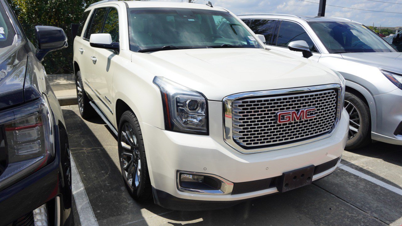 Used 2015 GMC Yukon Denali w/ Touring Package RWD image 3