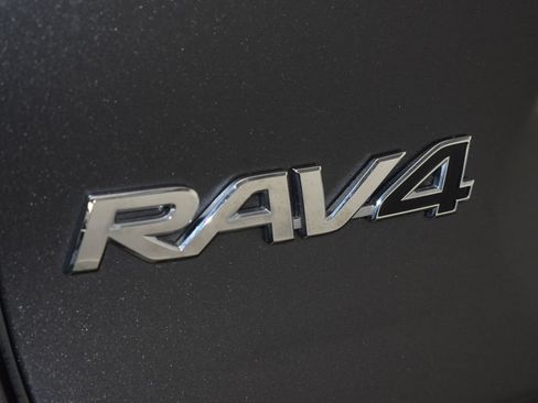 Used 2022 Toyota RAV4 Limited AWD/4WD image 9