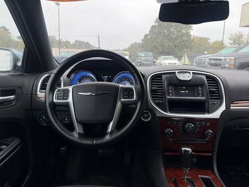 Used 2012 Chrysler 300 image 24