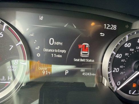 Used 2023 Toyota Highlander XLE FWD image 28