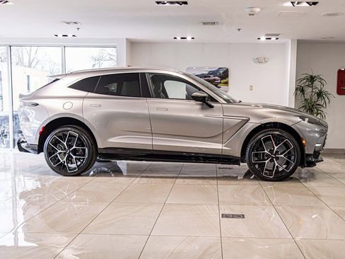 New 2026 Aston Martin DBX 707 image 9