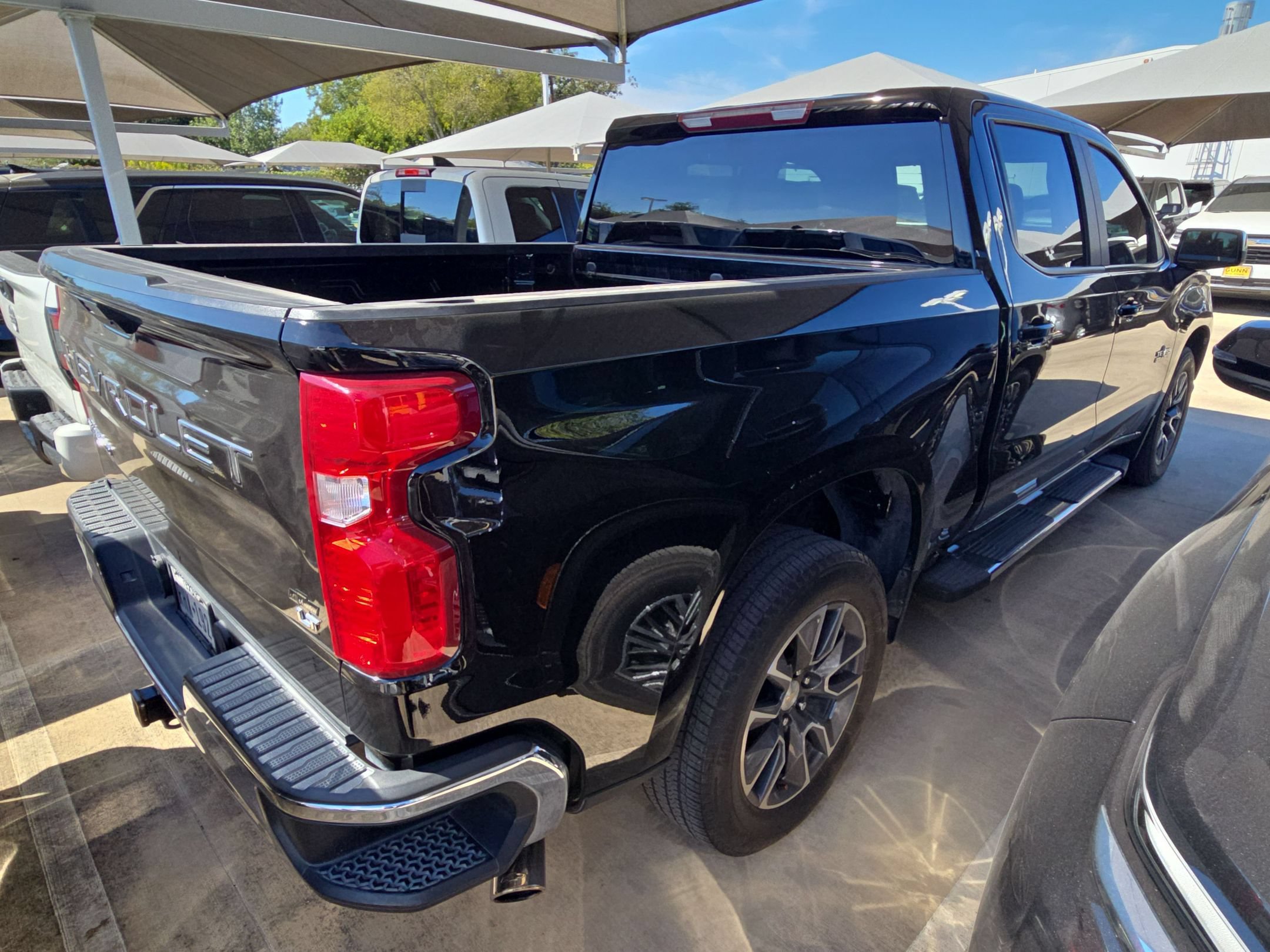 Used 2022 Chevrolet Silverado 1500 LT RWD image 6