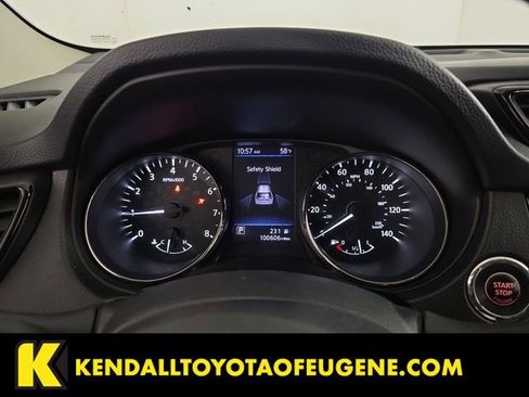 Used 2018 Nissan Rogue SV w/ Premium Package AWD/4WD image 11