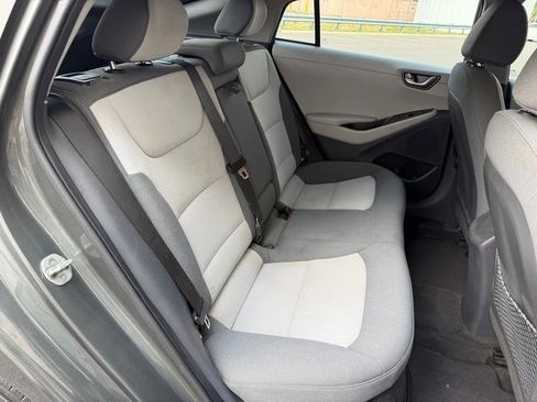 Used 2020 Hyundai Ioniq SE FWD image 16