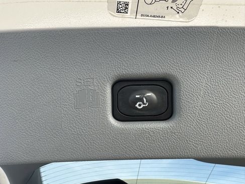 Used 2020 Lincoln Nautilus Reserve w/ Equipment Group 202A image 16