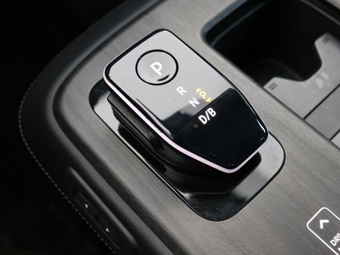 Used 2023 Nissan Ariya AWD image 54