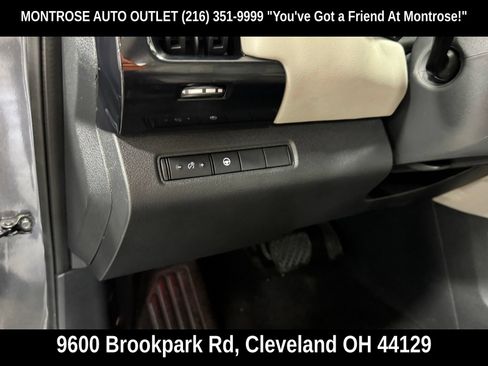 Used 2023 Nissan Pathfinder SV AWD/4WD image 16
