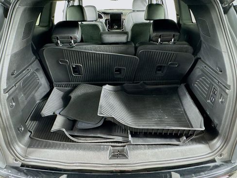 Used 2024 GMC Acadia Denali w/ Super Cruise Package FWD image 22