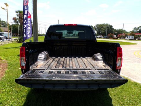 Used 2015 Nissan Frontier S w/ S Preferred Package RWD image 8