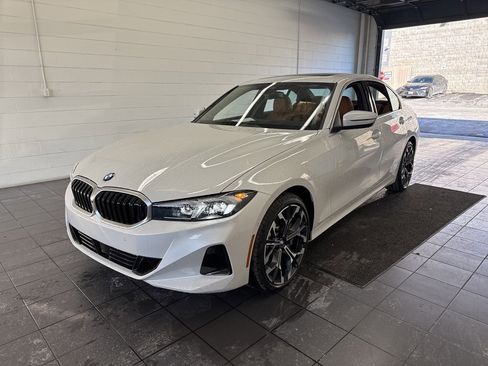 Used 2025 BMW 330i xDrive Sedan w/ Premium Package image 2