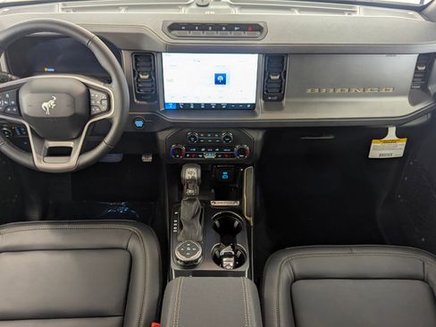 New 2025 Ford Bronco Badlands image 14