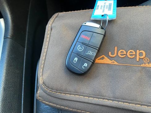 Used 2018 Jeep Grand Cherokee Summit w/ Skid Plate Group image 24