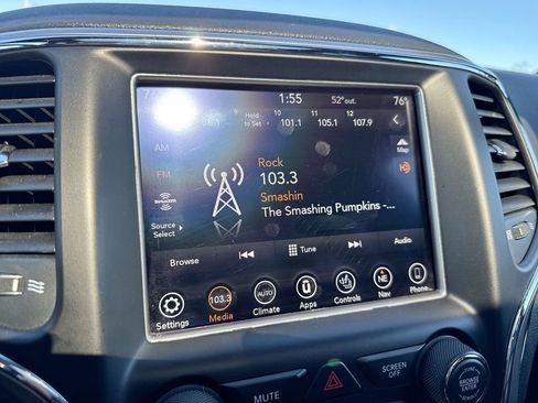 Used 2018 Jeep Grand Cherokee Limited w/ Luxury Group II AWD/4WD image 14