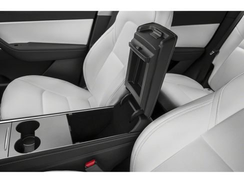 Used 2022 Tesla Model Y Long Range image 12