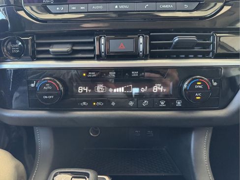 Used 2025 Nissan Pathfinder SV FWD image 17