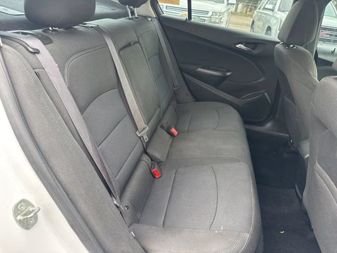 Used 2016 Chevrolet Cruze LT FWD image 18