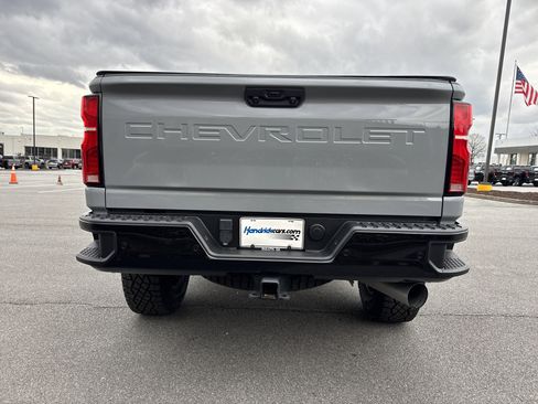 Used 2024 Chevrolet Silverado 2500 ZR2 w/ Technology Package image 9