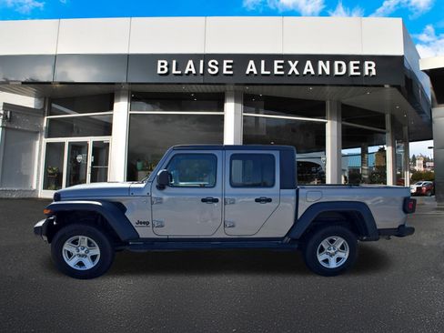 Used 2020 Jeep Gladiator Sport w/ Quick Order Package 24S AWD/4WD image 6