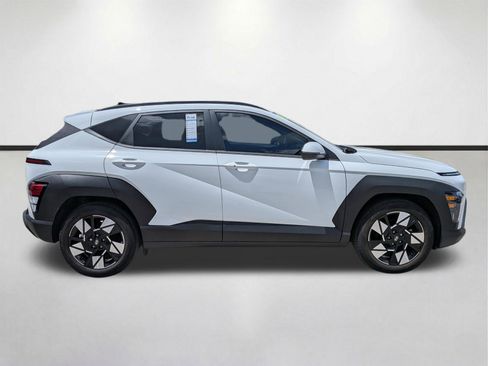 Used 2024 Hyundai Kona SEL FWD image 3