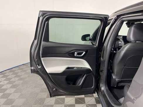 Used 2023 Jeep Compass Limited AWD/4WD image 37