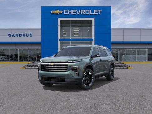 New 2027 Chevrolet Traverse LT w/ Sun and Wheel Package AWD/4WD image 8