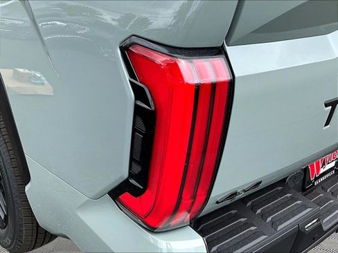 New 2026 Toyota Tundra Limited AWD/4WD image 15