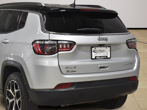 Used 2025 Jeep Compass Limited AWD/4WD image 30