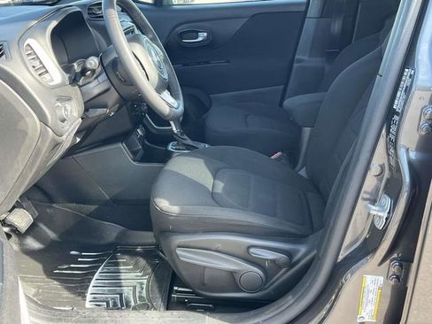 Used 2019 Jeep Renegade Latitude image 13