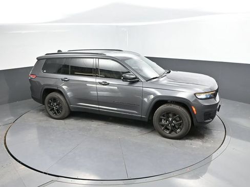 Used 2024 Jeep Grand Cherokee L Laredo AWD/4WD image 37