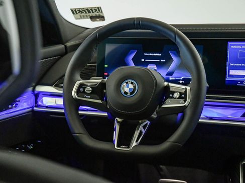Certified 2025 BMW i7 eDrive50 w/ M Sport Package RWD image 13