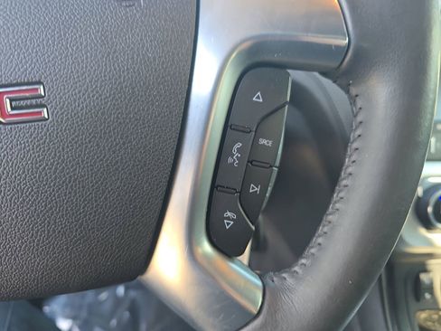 Used 2014 GMC Acadia SLE image 20