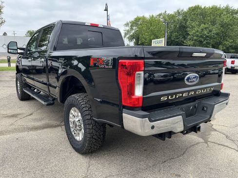 Used 2019 Ford F250 XLT w/ XLT Premium Package AWD/4WD image 9