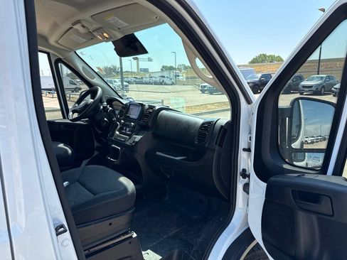 Used 2023 RAM ProMaster 2500 FWD image 14