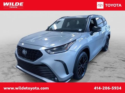 Certified 2025 Toyota Highlander XSE AWD/4WD image 1