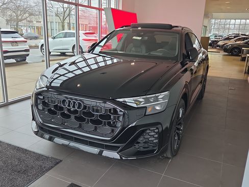 New 2026 Audi SQ8 Prestige AWD/4WD image 2