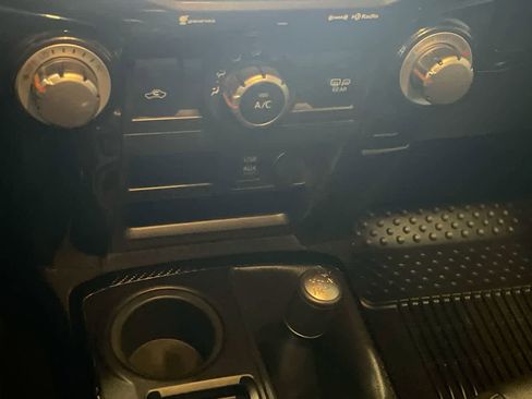 Used 2019 Toyota 4Runner TRD Off-Road Premium image 19