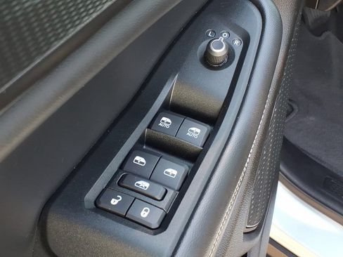 Used 2024 Jeep Grand Cherokee Altitude RWD image 12