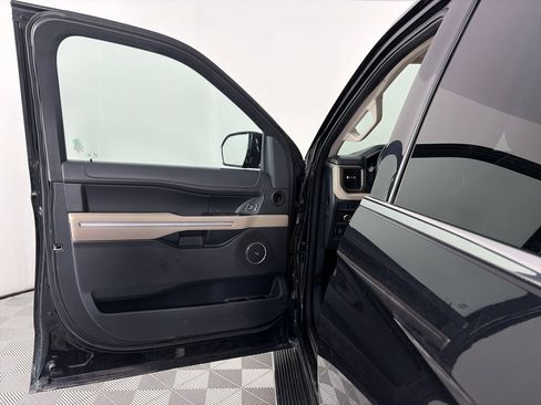 Used 2023 Ford Expedition Limited AWD/4WD image 10